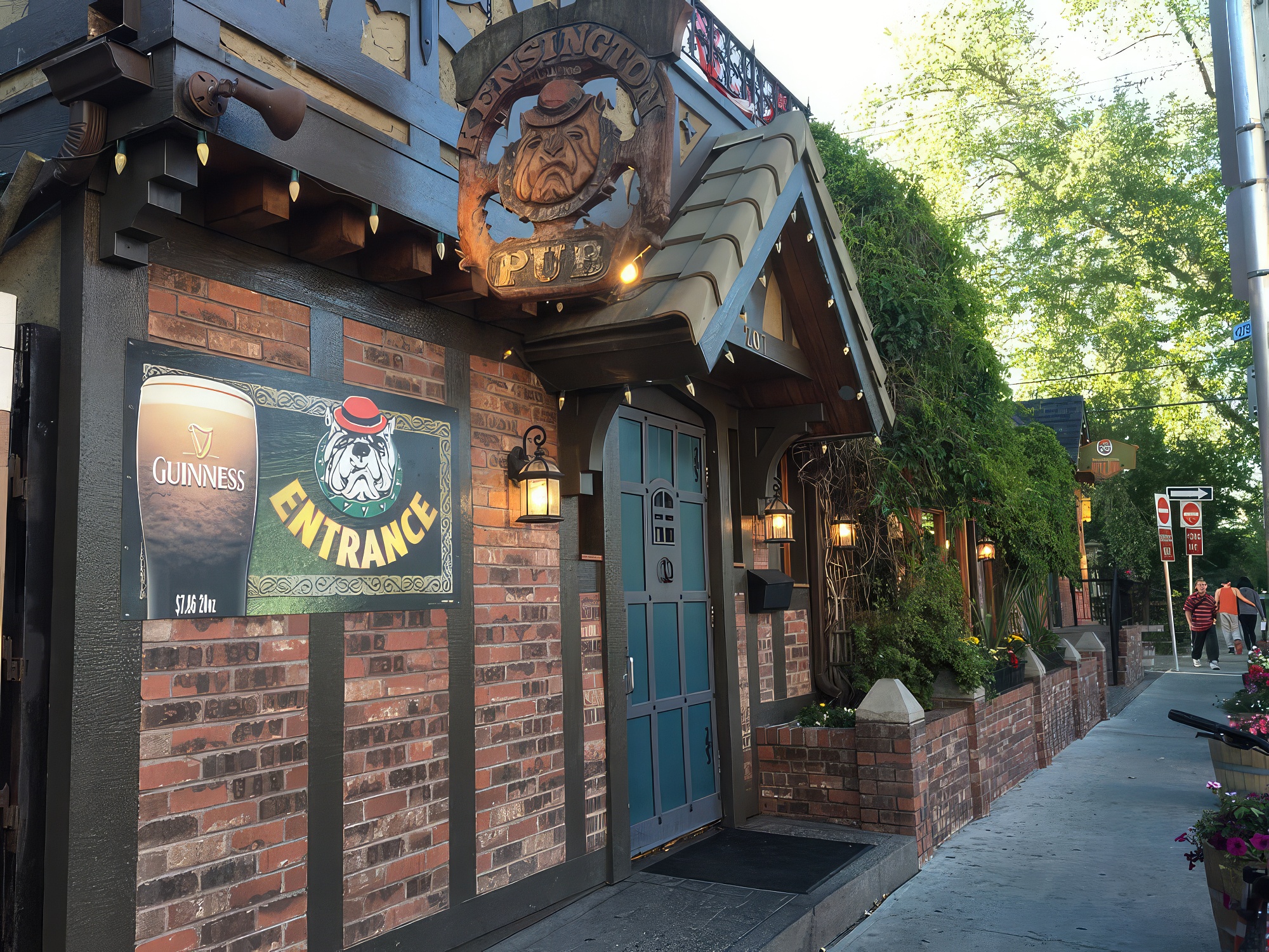 The Kensington Pub atmosphere